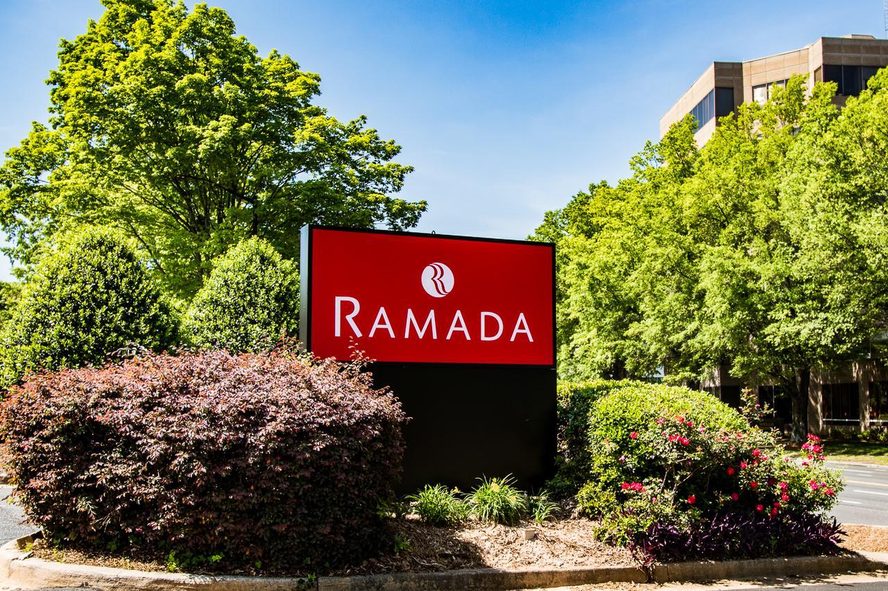 Ramada By Wyndham Гейнсвил Екстериор снимка